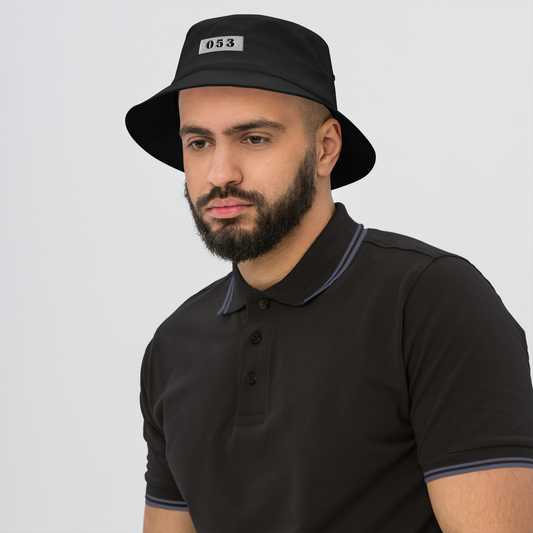 053 BUCKET HAT MAN 1